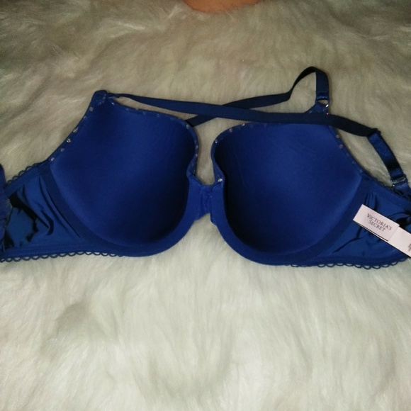 Victoria's Secret Demi Bra - Picture 5 of 5